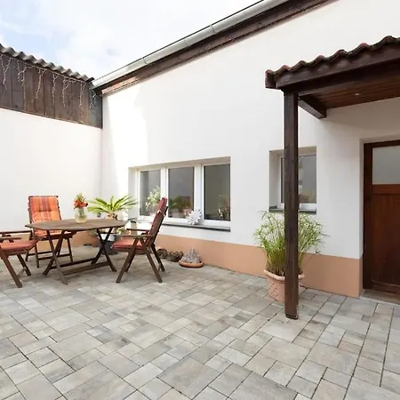 Helles Gaestehaus In St. Johann *